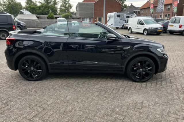 Volkswagen T-Roc (2022) thumbnail 2