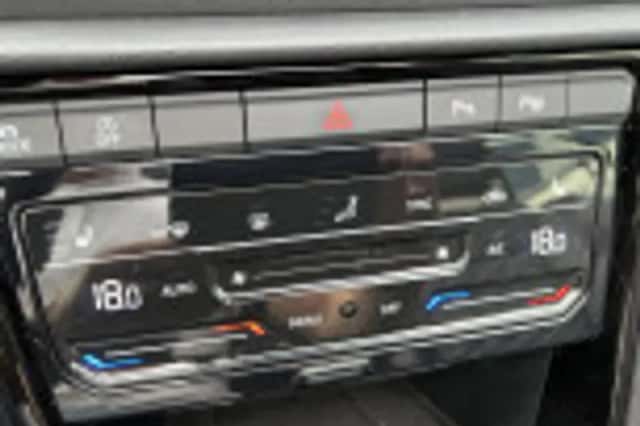 Volkswagen T-Roc (2022) thumbnail 107