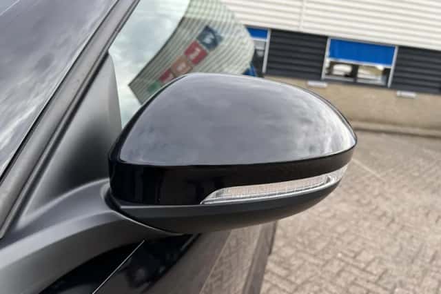 Volkswagen T-Roc (2022) thumbnail 25