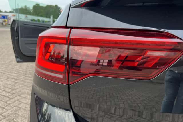 Volkswagen T-Roc (2022) thumbnail 29