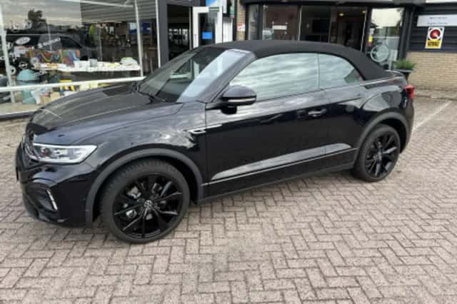 Volkswagen T-Roc (2022) thumbnail 3