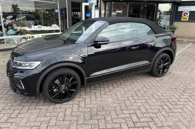 Volkswagen T-Roc (2022) thumbnail 3