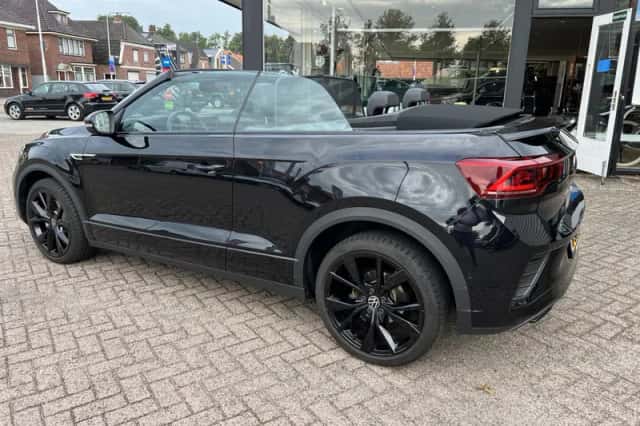 Volkswagen T-Roc (2022) thumbnail 4