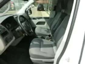 Volkswagen Transporter (2012) thumbnail 55
