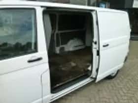 Volkswagen Transporter (2012) thumbnail 70