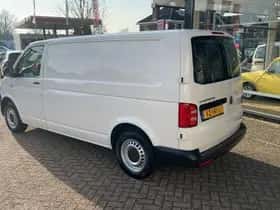 Volkswagen Transporter (2016) thumbnail 3