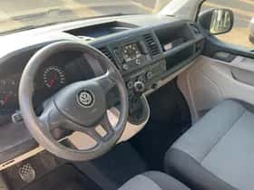 Volkswagen Transporter (2016) thumbnail 31
