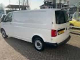 Volkswagen Transporter (2016) thumbnail 35