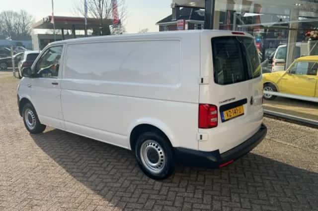Volkswagen Transporter (2016) thumbnail 61