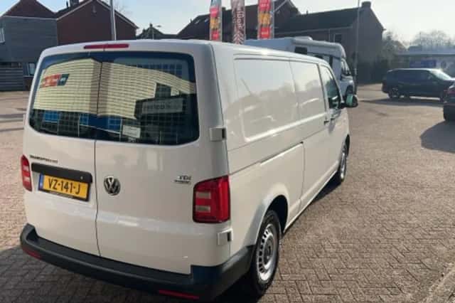 Volkswagen Transporter (2016) thumbnail 62