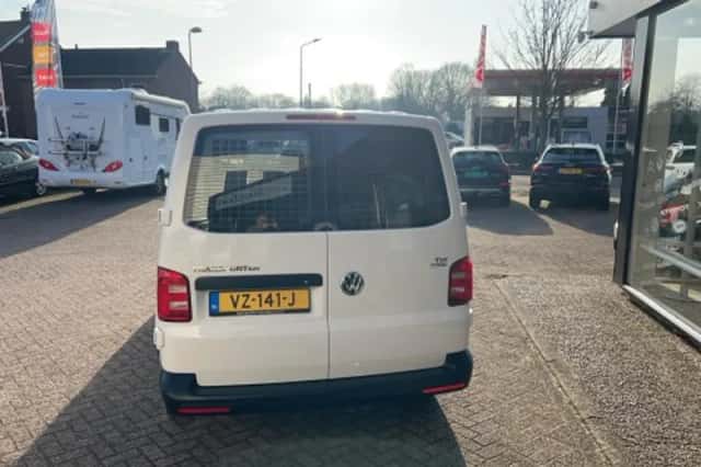 Volkswagen Transporter (2016) thumbnail 64