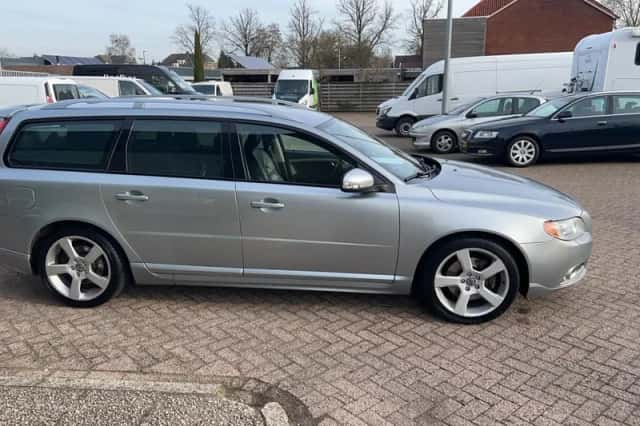 Volvo V70 (2011) thumbnail 10
