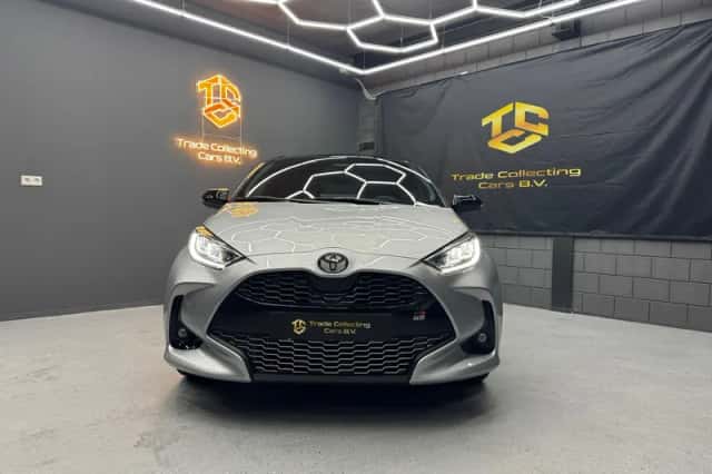 Toyota Yaris (2025) thumbnail 2