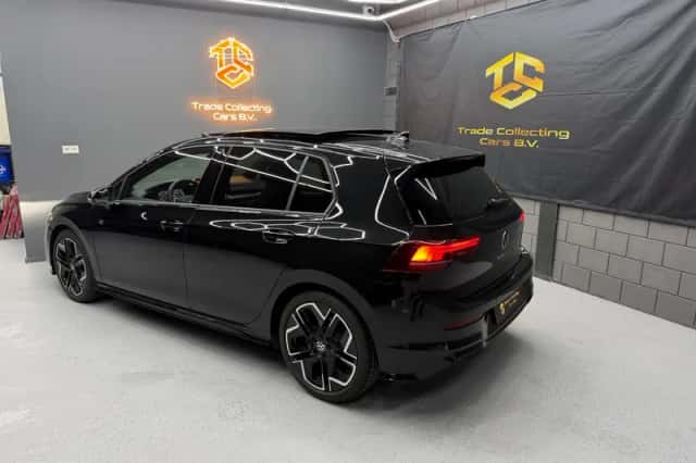 Volkswagen Golf (2025) thumbnail 3