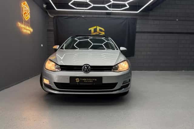 Volkswagen Golf (2017) thumbnail 2