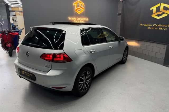 Volkswagen Golf (2017) thumbnail 6