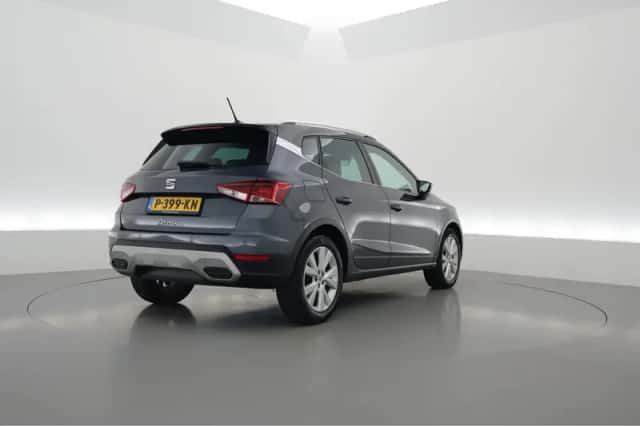 SEAT Arona (2021) thumbnail 2