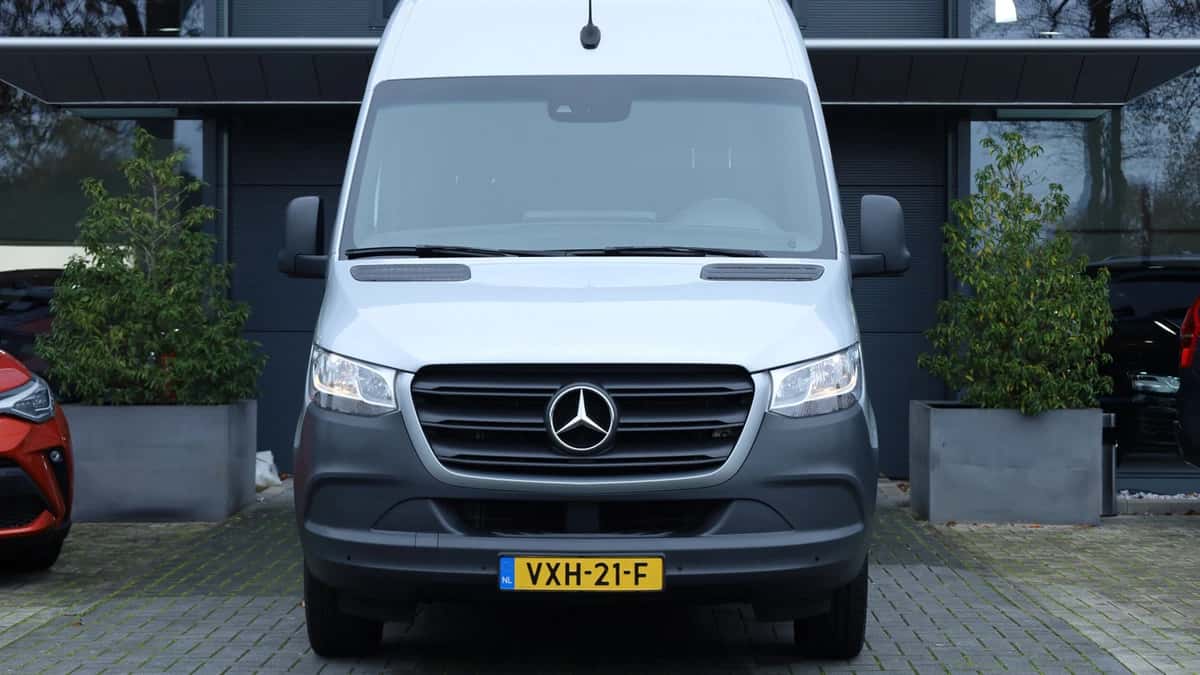 Mercedes-Benz Sprinter (2023) — foto 1