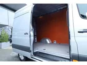 Mercedes-Benz Sprinter (2023) thumbnail 32