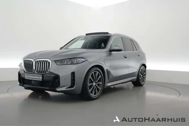 BMW X5 (2024) thumbnail 1