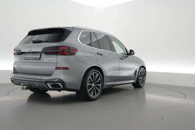 BMW X5 (2024) thumbnail 2