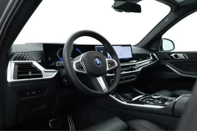 BMW X5 (2024) thumbnail 5