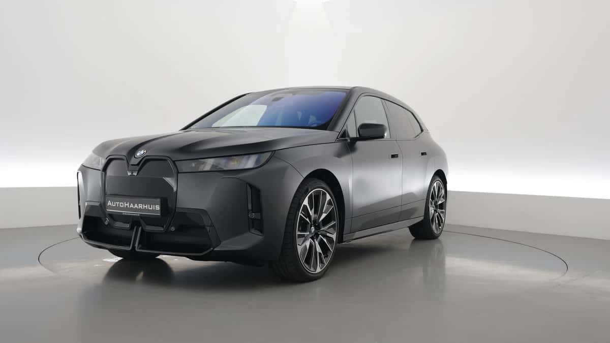 BMW iX (2025) — foto 1