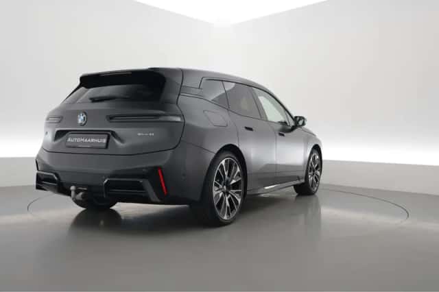 BMW iX (2025) thumbnail 2