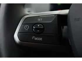 BMW iX (2025) thumbnail 13