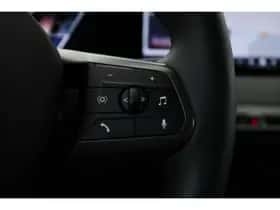 BMW iX (2025) thumbnail 16