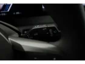 BMW iX (2025) thumbnail 17