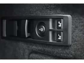 BMW iX (2025) thumbnail 36