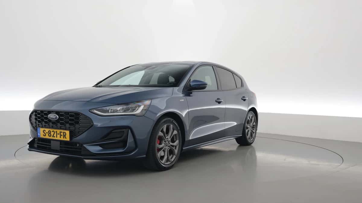 Ford Focus (2022) — foto 1