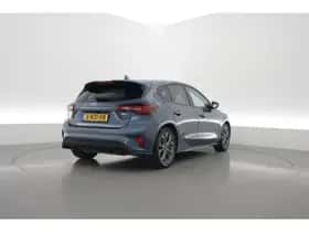 Ford Focus (2022) thumbnail 2
