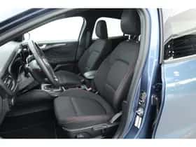 Ford Focus (2022) thumbnail 3