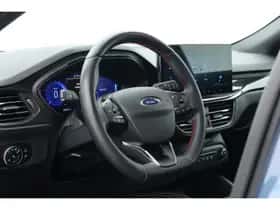 Ford Focus (2022) thumbnail 5