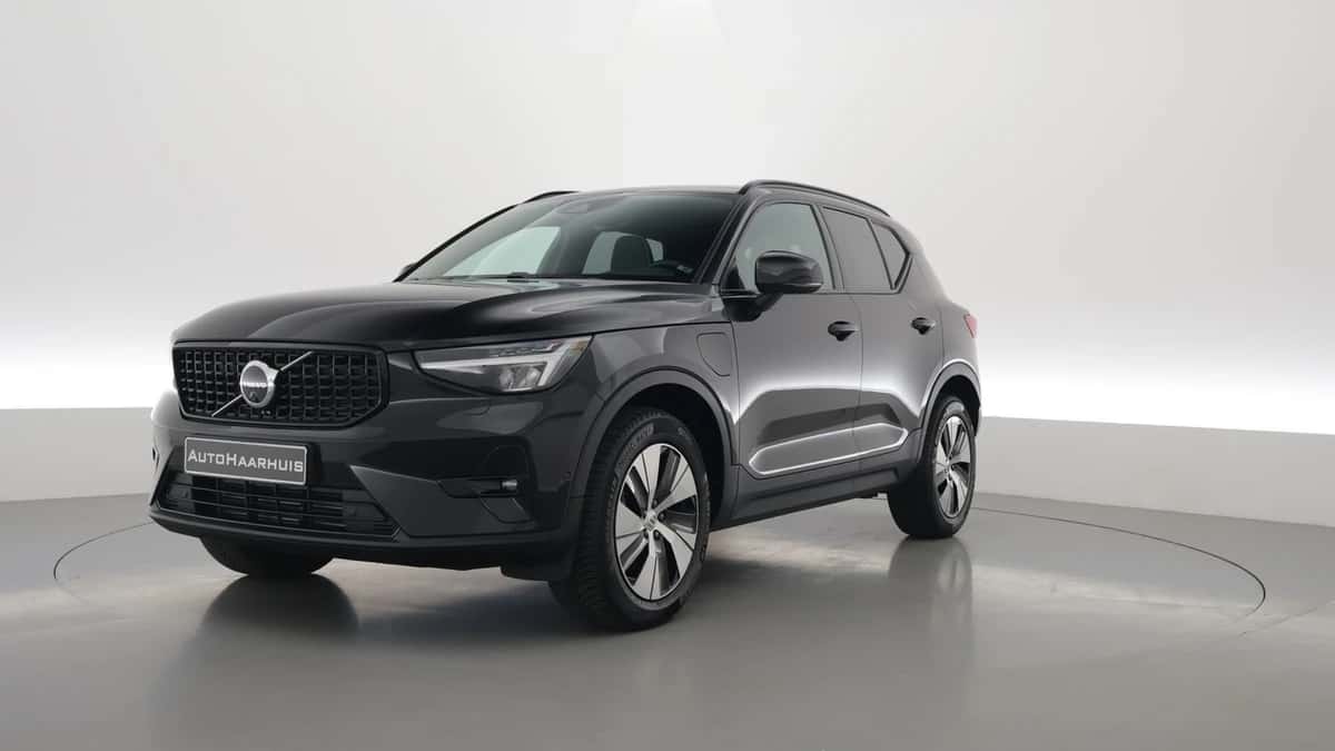 Volvo XC40 (2023) — foto 1