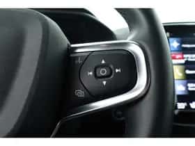 Volvo XC40 (2023) thumbnail 16