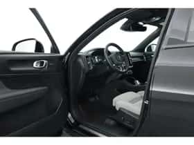Volvo XC40 (2023) thumbnail 5
