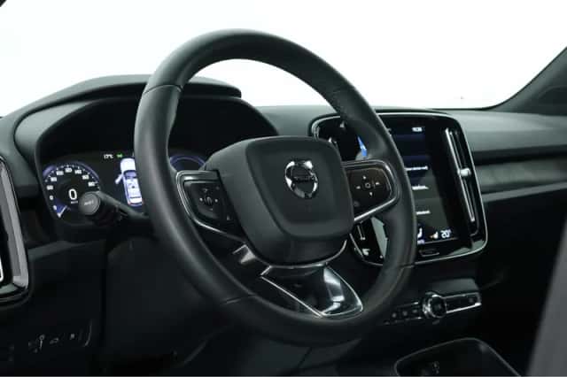 Volvo XC40 (2023) thumbnail 6