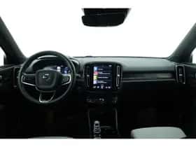 Volvo XC40 (2023) thumbnail 7