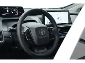 Toyota Prius (2024) thumbnail 6
