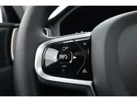 Volvo XC60 (2023) thumbnail 13