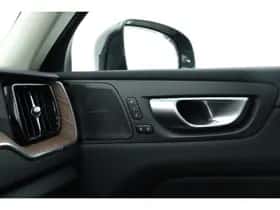 Volvo XC60 (2023) thumbnail 35