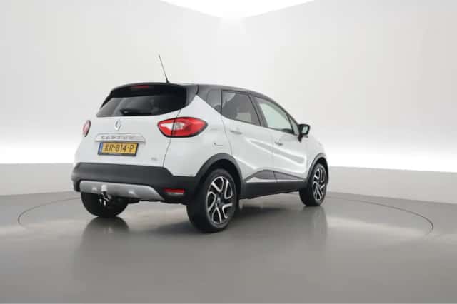 Renault Captur (2016) thumbnail 2