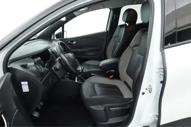 Renault Captur (2016) thumbnail 3