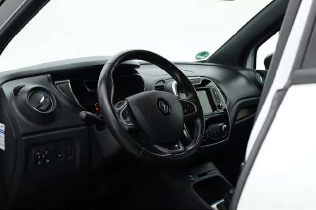 Renault Captur (2016) thumbnail 5