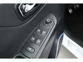 Renault Captur (2016) thumbnail 6