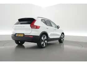 Volvo XC40 (2022) thumbnail 2