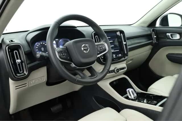 Volvo XC40 (2022) thumbnail 5